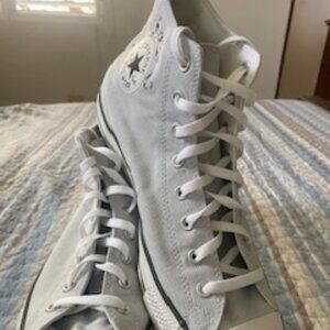 NEVER USED Men's Baby blue, white bow Converse